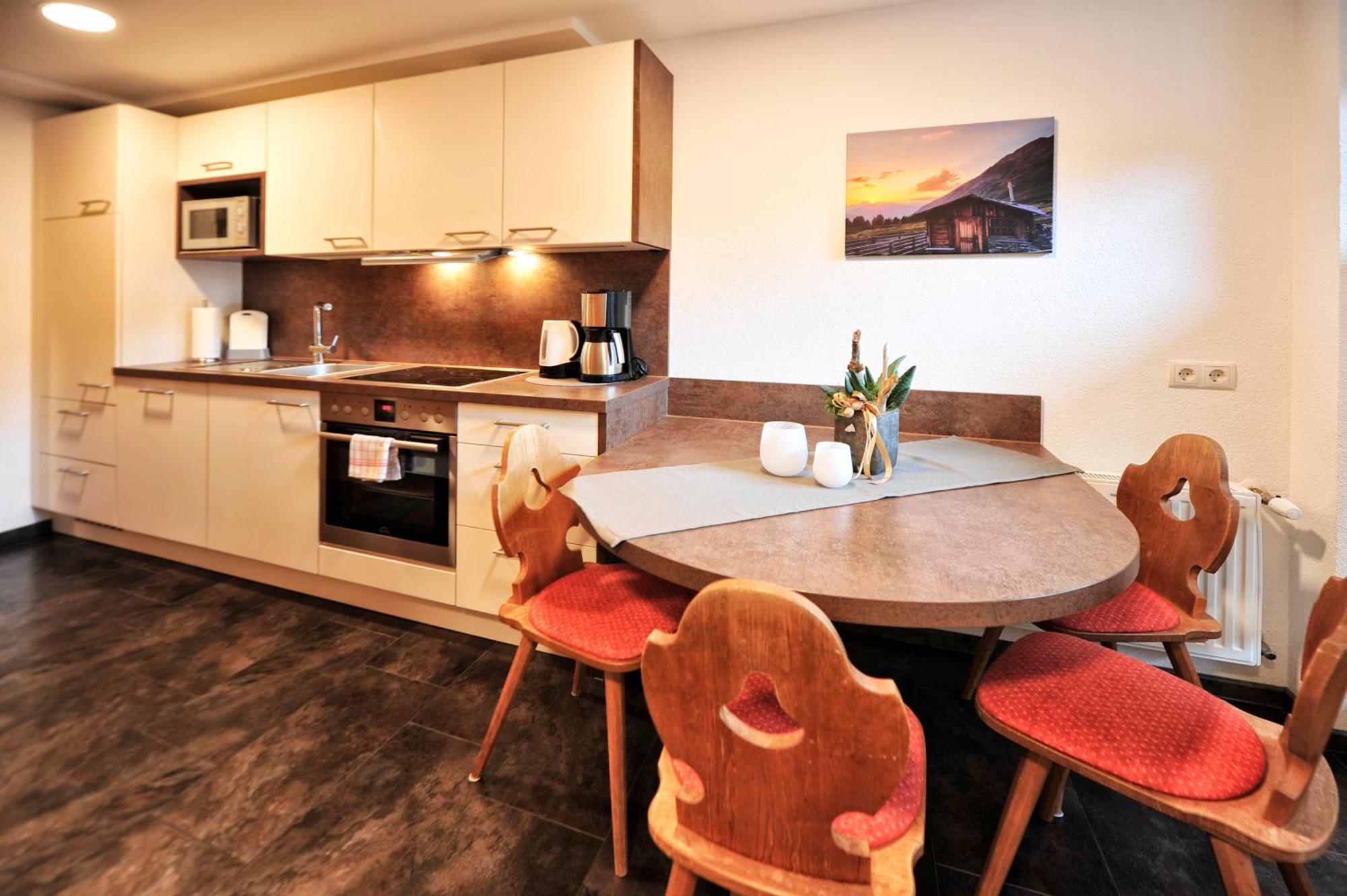 Baeckerei Schranz Bed & Breakfast Sankt Leonhard im Pitztal Bagian luar foto