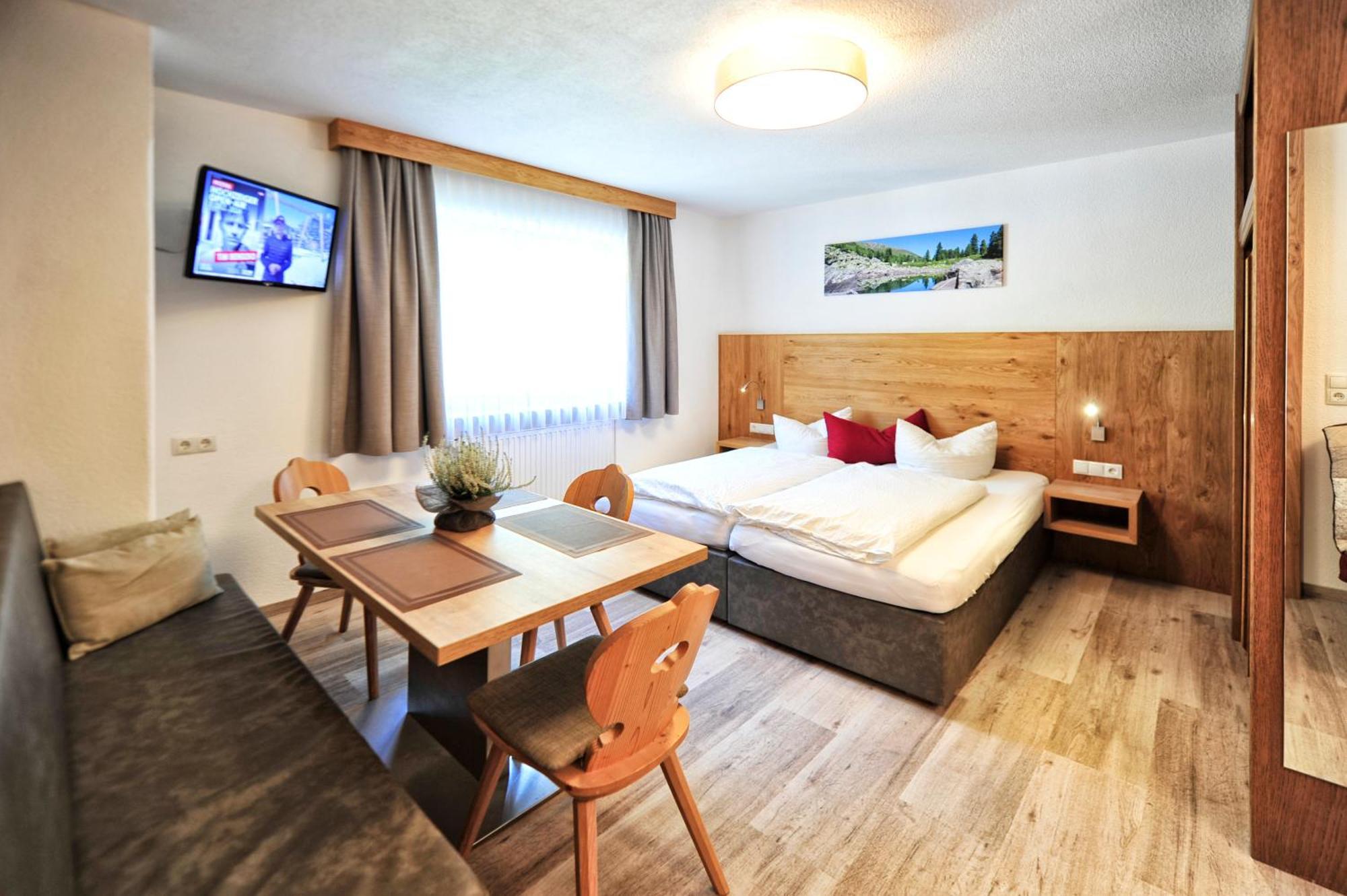 Baeckerei Schranz Bed & Breakfast Sankt Leonhard im Pitztal Bagian luar foto