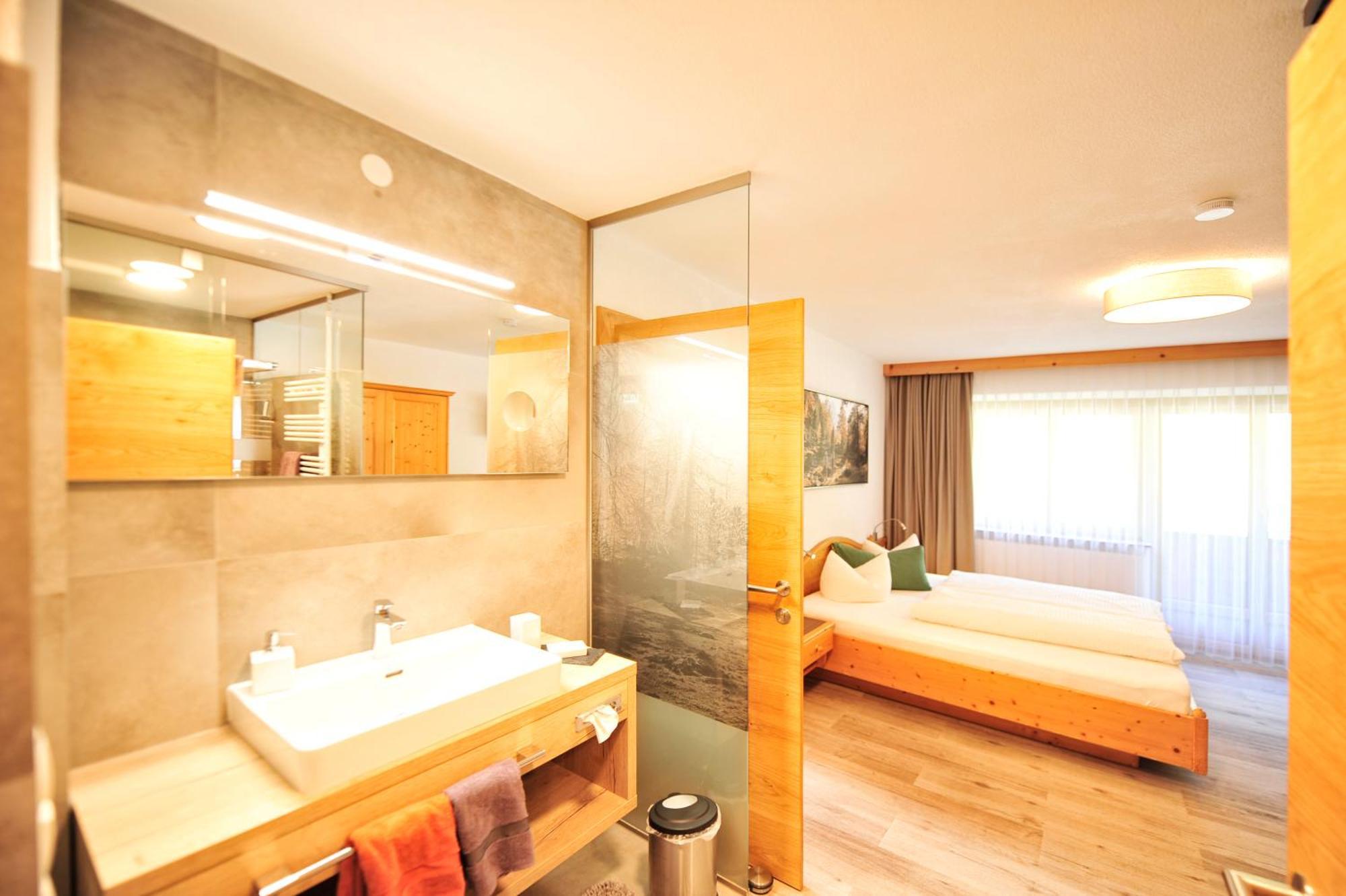 Baeckerei Schranz Bed & Breakfast Sankt Leonhard im Pitztal Bagian luar foto